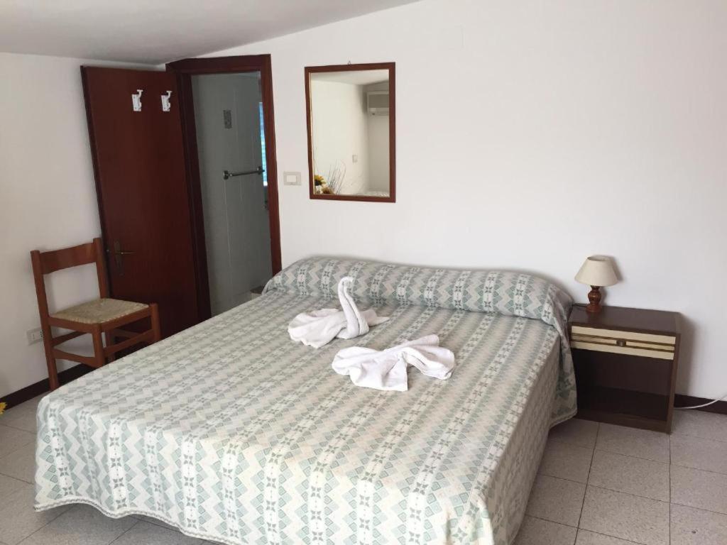 B&B Decarlo Property Тропея Экстерьер фото