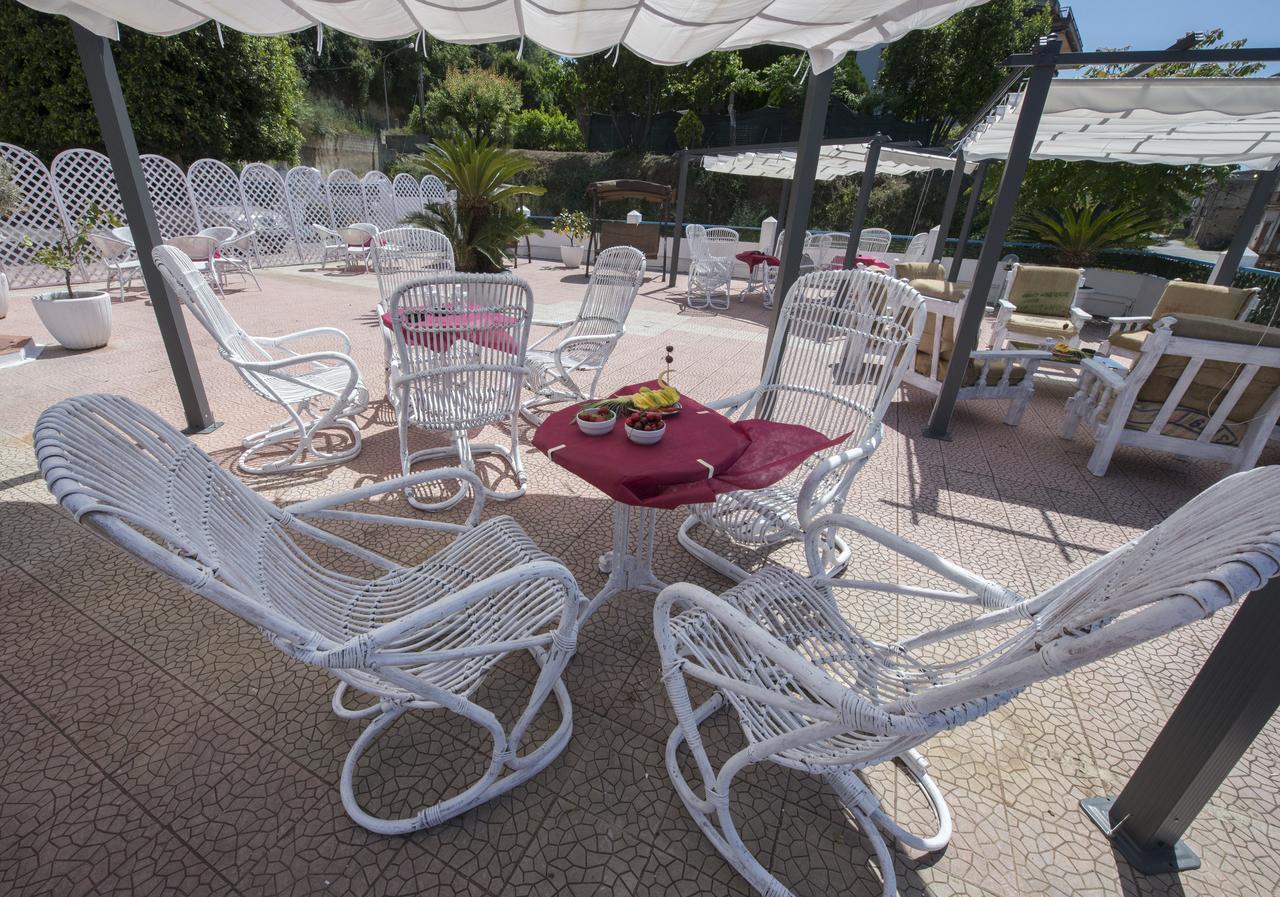 B&B Decarlo Property Тропея Экстерьер фото