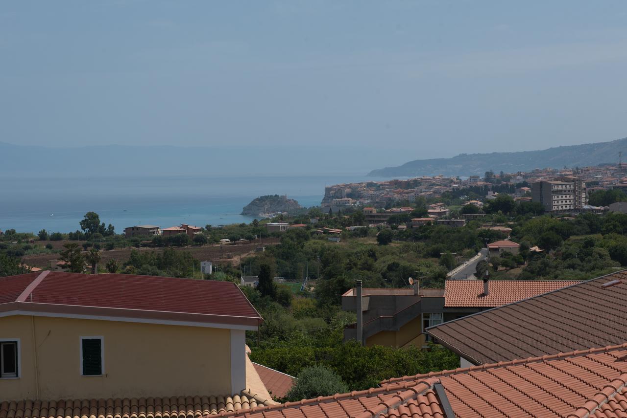 B&B Decarlo Property Тропея Экстерьер фото